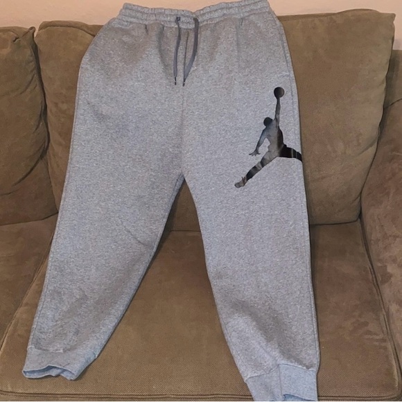 Men’s Authenic Air Jordan Joggers size Large!! - Picture 1 of 7